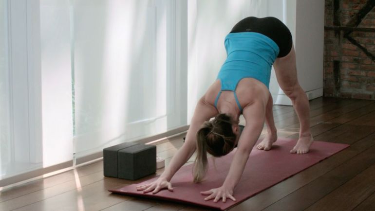 10 Yoga Poses For Long, Sexy Legs Hero Image